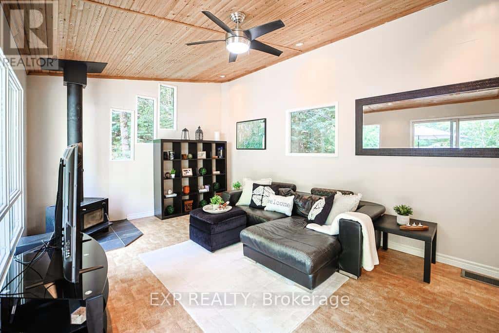 565 WEST DIAMOND LAKE ROAD — Hastings Highlands (Herschel Ward), Ontario - Photo 5 of 46