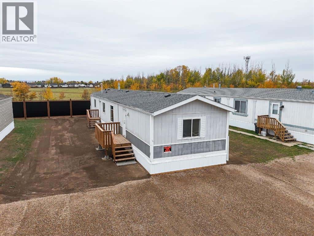 10417 110 Ave — La Crete, Alberta - Photo 2 of 23