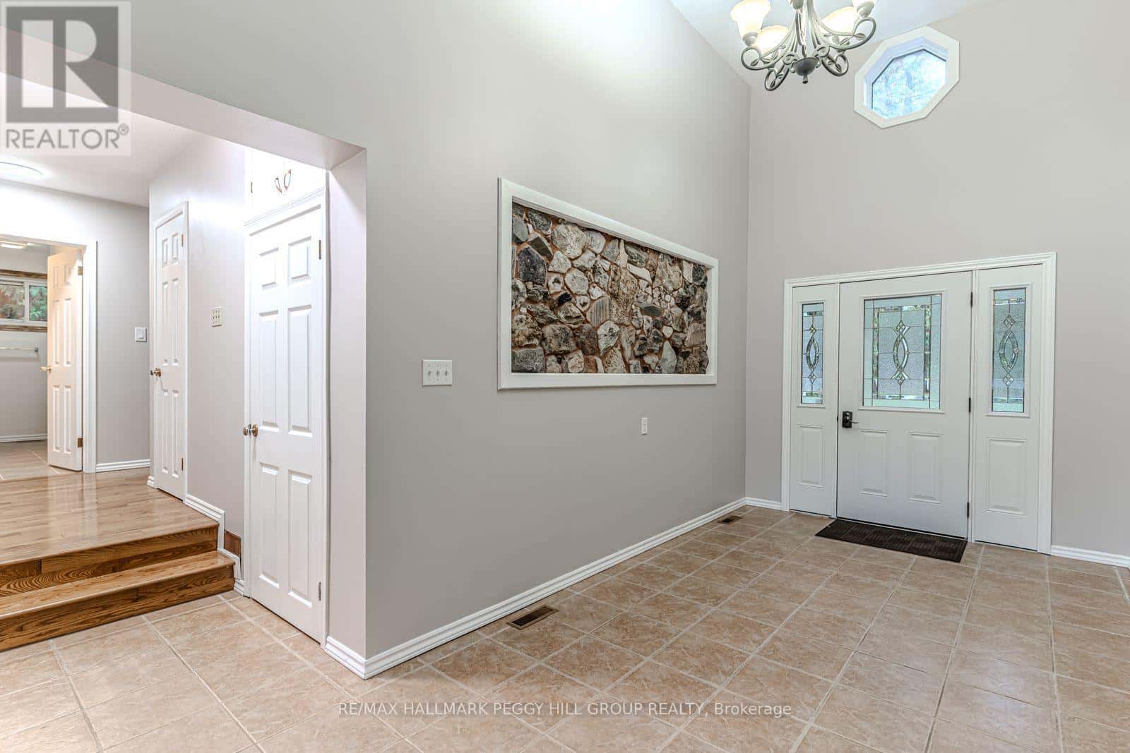 537 HURONIA ROAD — Barrie (0 East), Ontario - Photo 3 of 24