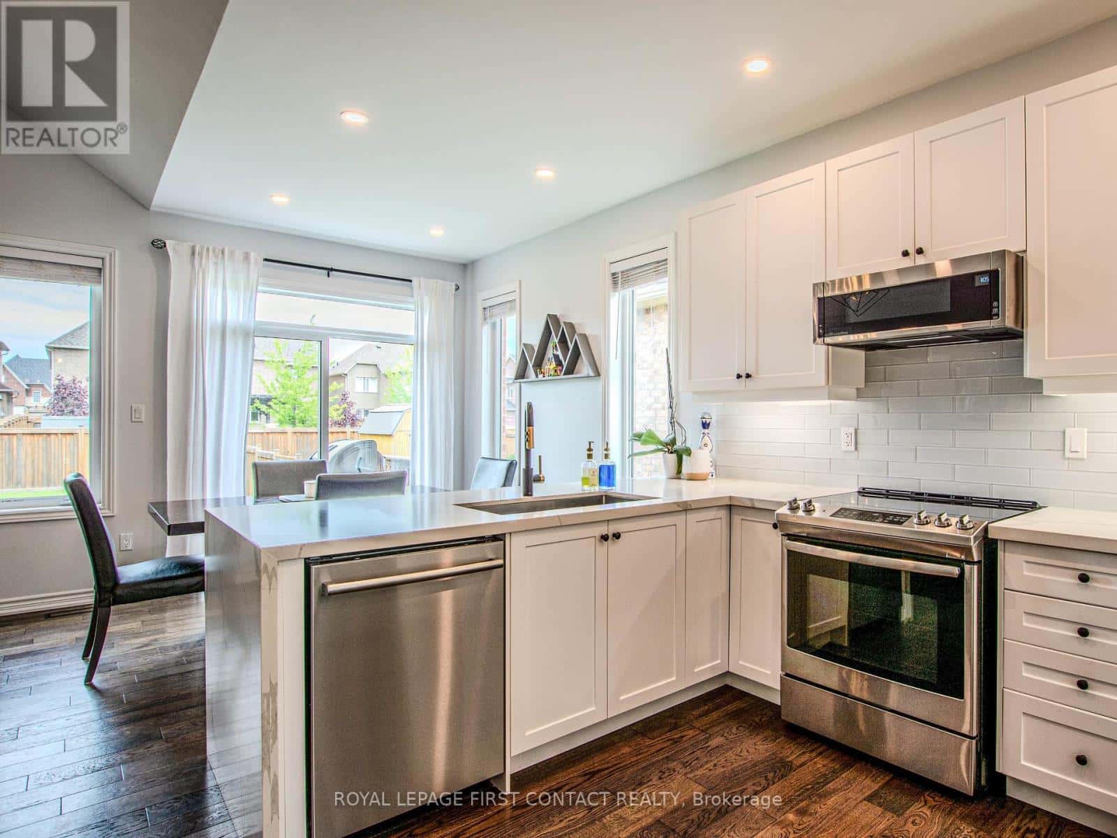 22 OLIVER'S MILL ROAD — Springwater (Centre Vespra), Ontario - Photo 5 of 37