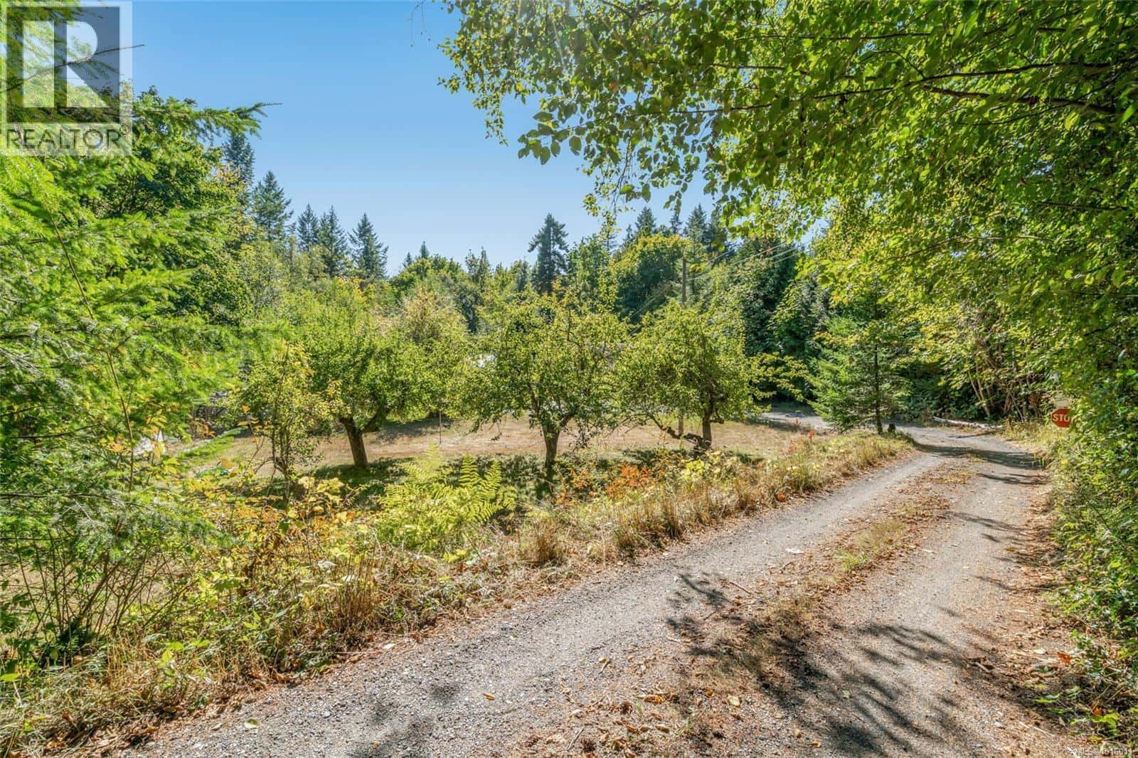 2560 Grafton Ave — Coombs, British Columbia - Photo 5 of 79