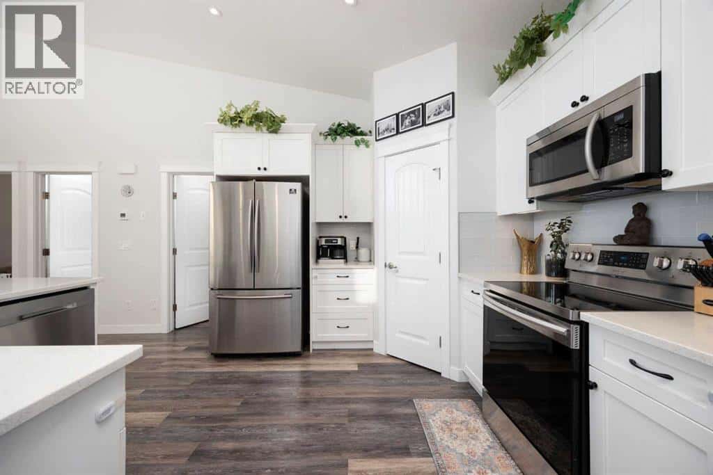 165A Weiss Drive — Saprae Creek, Alberta - Photo 3 of 40