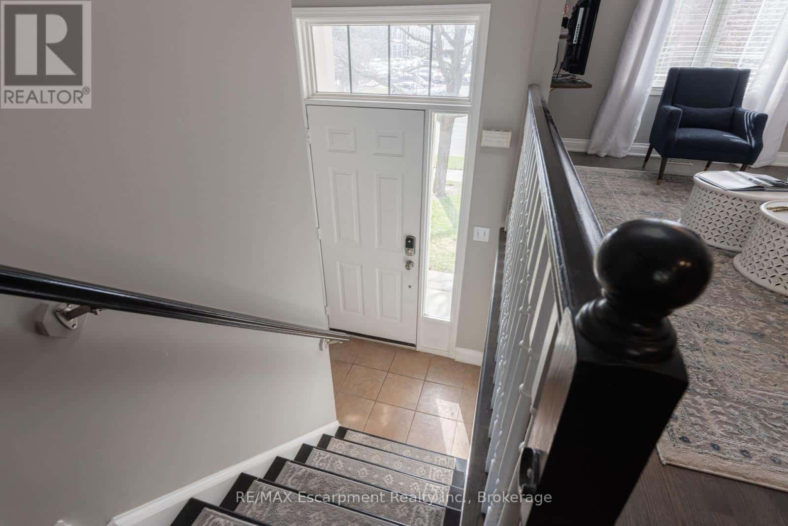 65 FAIRWOOD PLACE — Burlington (Bayview), Ontario - Photo 3 of 26