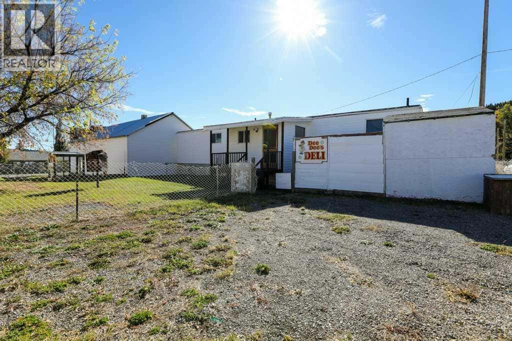 22720/22718 8 Avenue — Hillcrest, Alberta - Photo 2 of 31