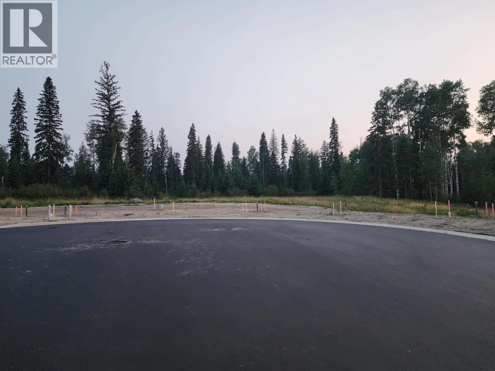 5188 HEADLANDS HEIGHTS — Prince George, British Columbia - Photo 2 of 22