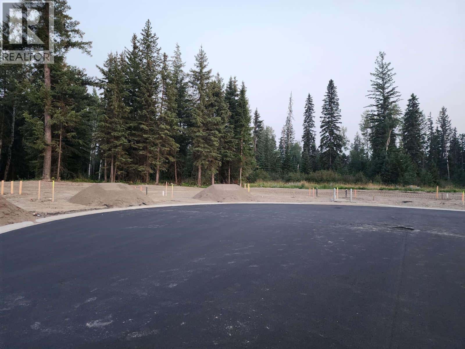 5188 HEADLANDS HEIGHTS — Prince George, British Columbia - Photo 4 of 22