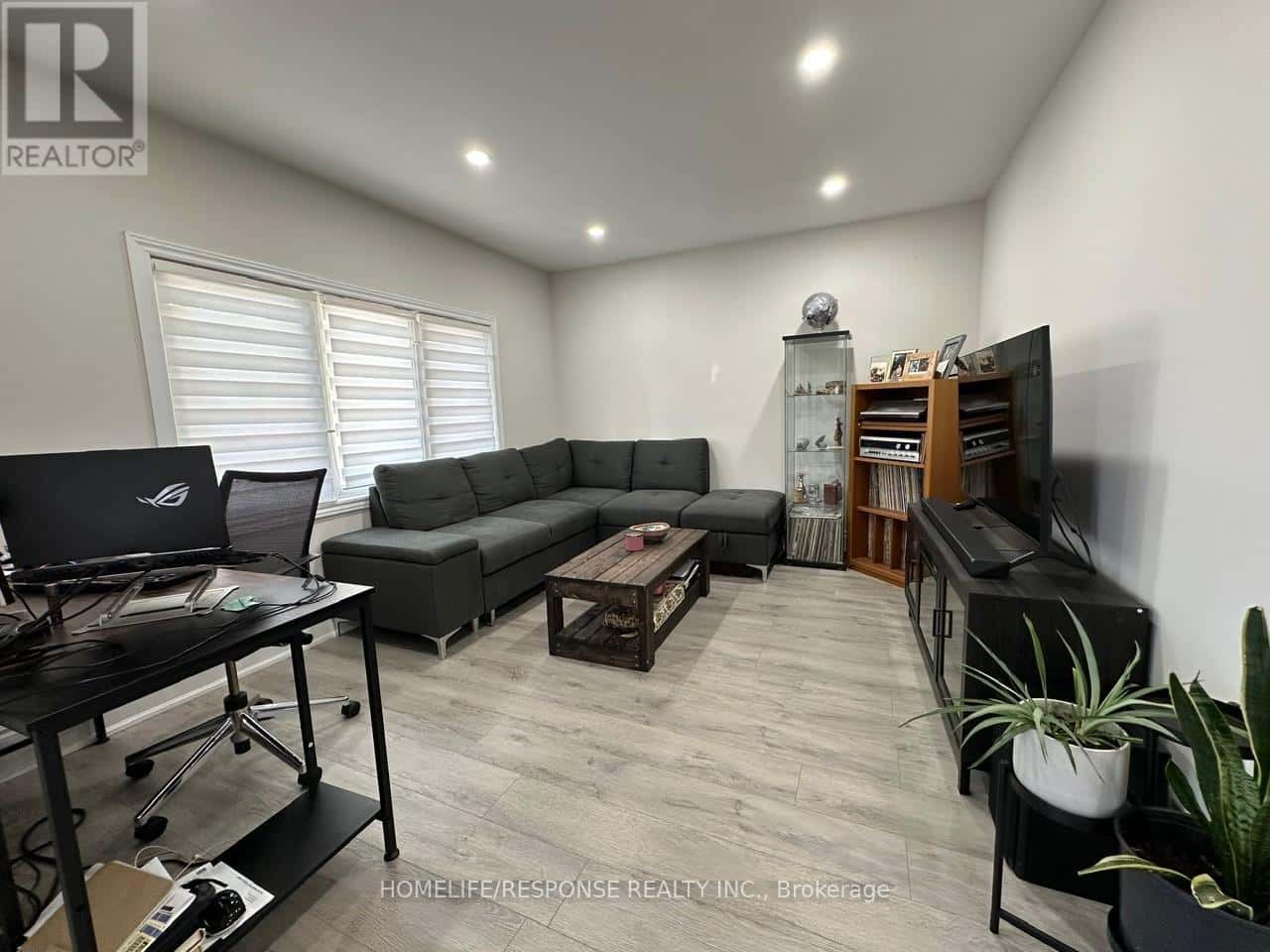 88 SHELBY AVENUE — Hamilton (Normanhurst), Ontario - Photo 3 of 25