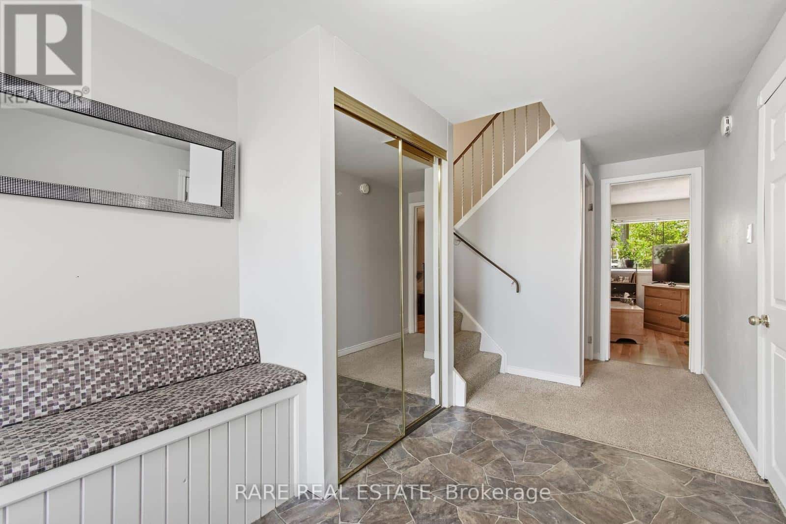 66 SPRINGDALE DRIVE — Barrie (Alliance), Ontario - Photo 4 of 37