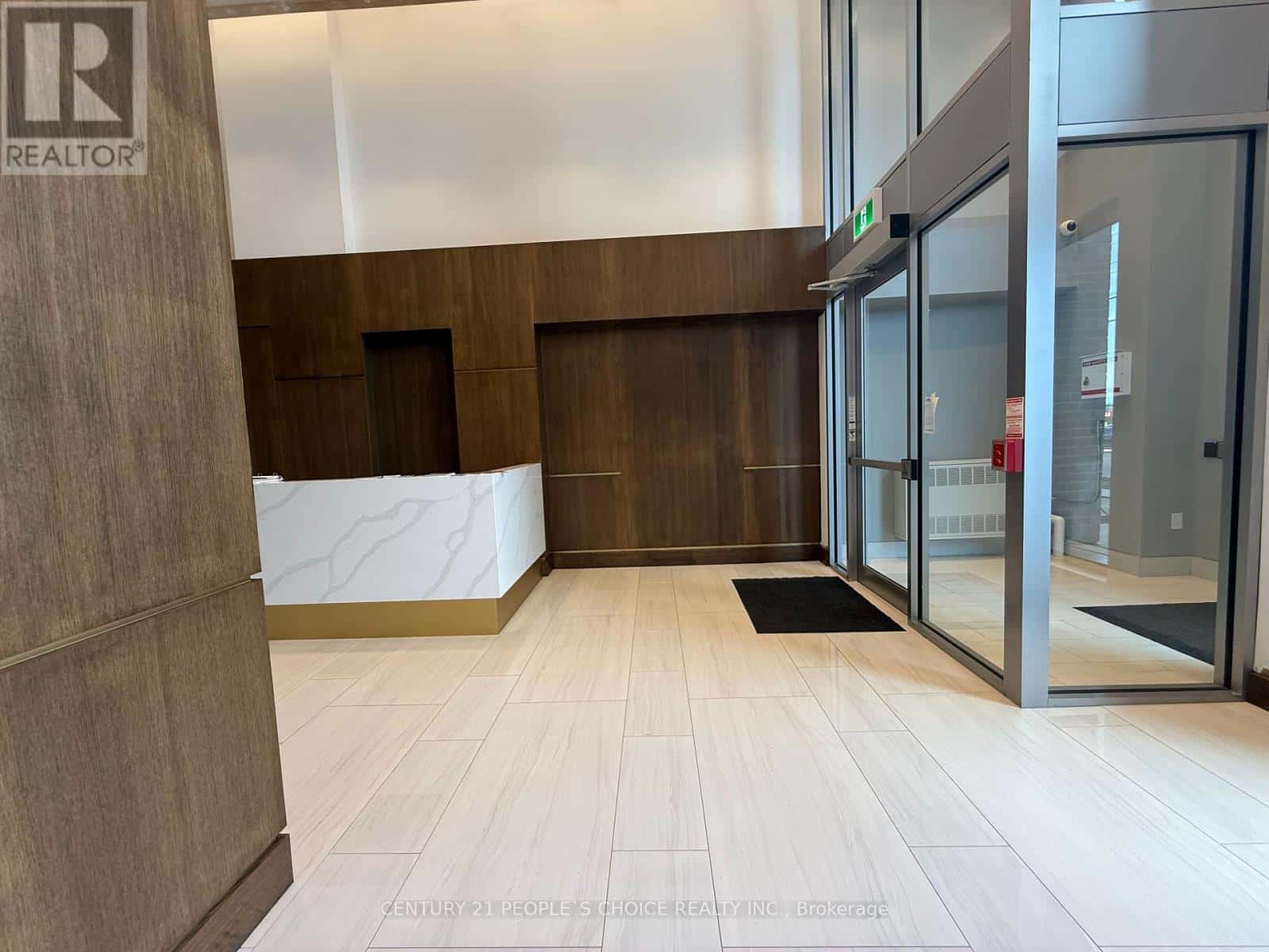 106 - 2782 BARTON ESTATES E — Hamilton (Riverdale), Ontario - Photo 3 of 24