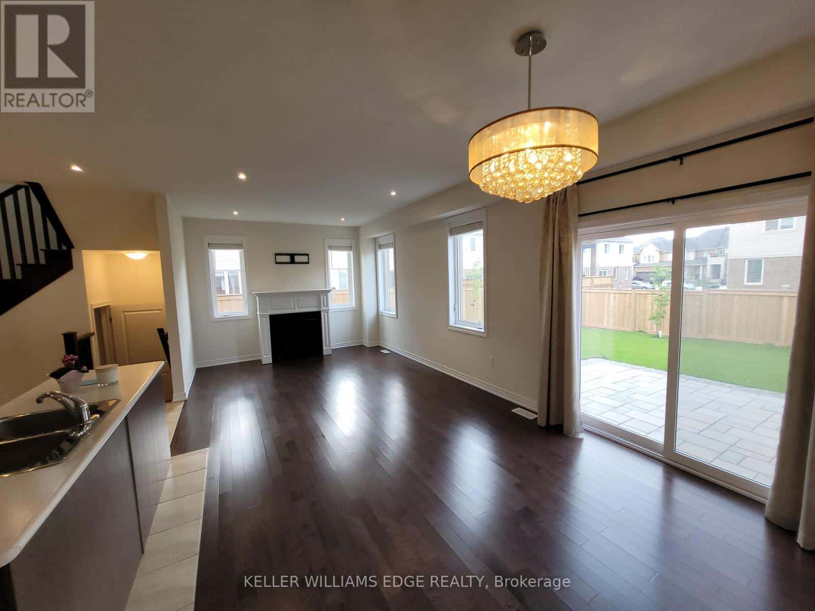 9 ZINFANDEL DRIVE — Hamilton (Winona), Ontario - Photo 4 of 11