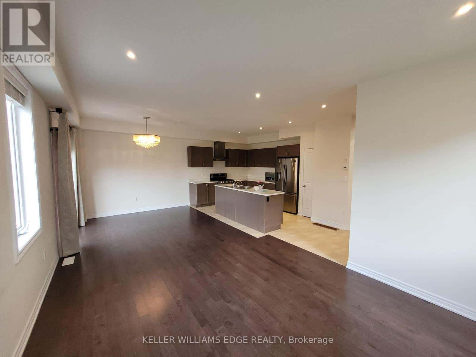 9 ZINFANDEL DRIVE — Hamilton (Winona), Ontario - Photo 5 of 11