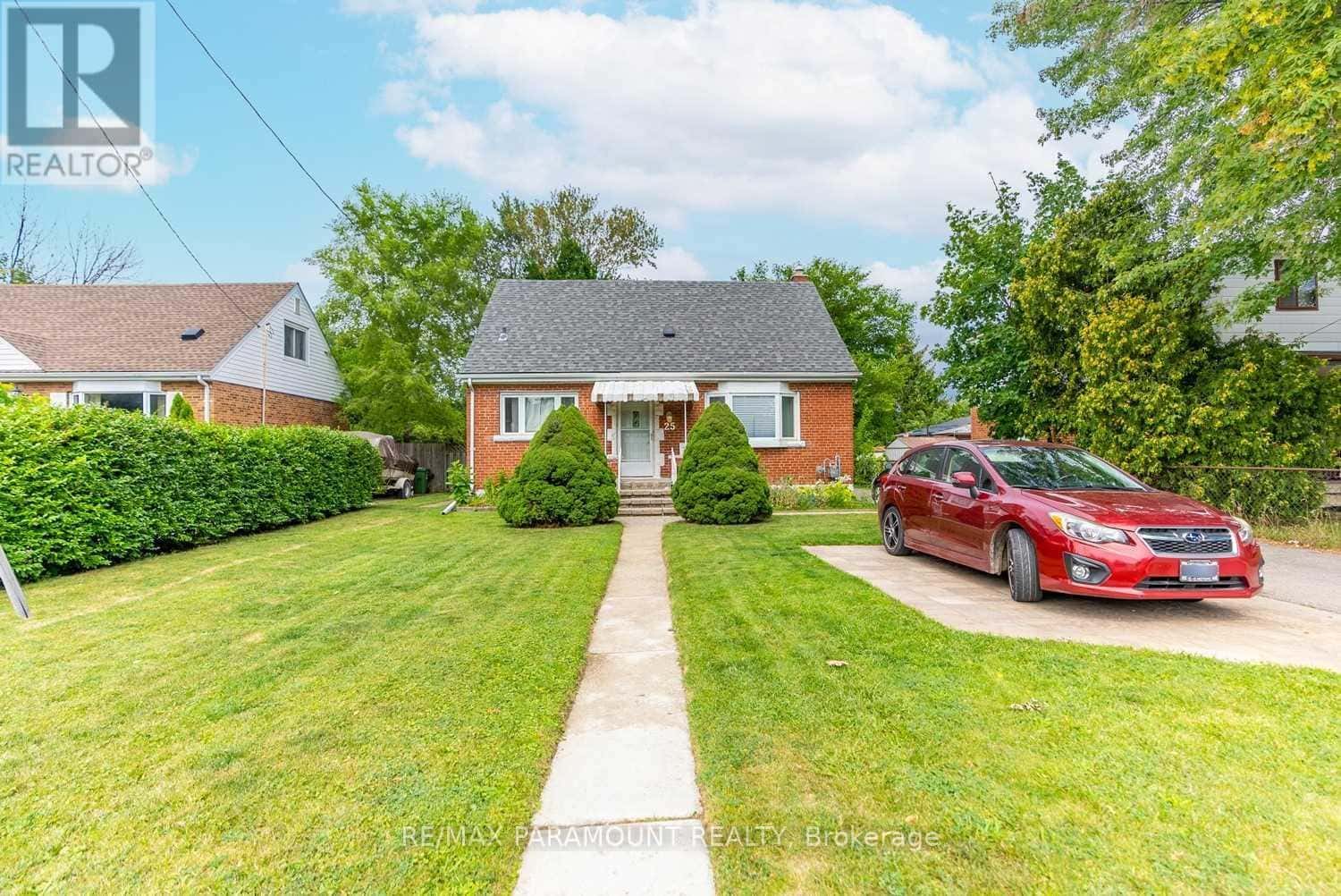 UPPER - 25 CARENE AVENUE — Hamilton (Greenford), Ontario - Photo 2 of 20