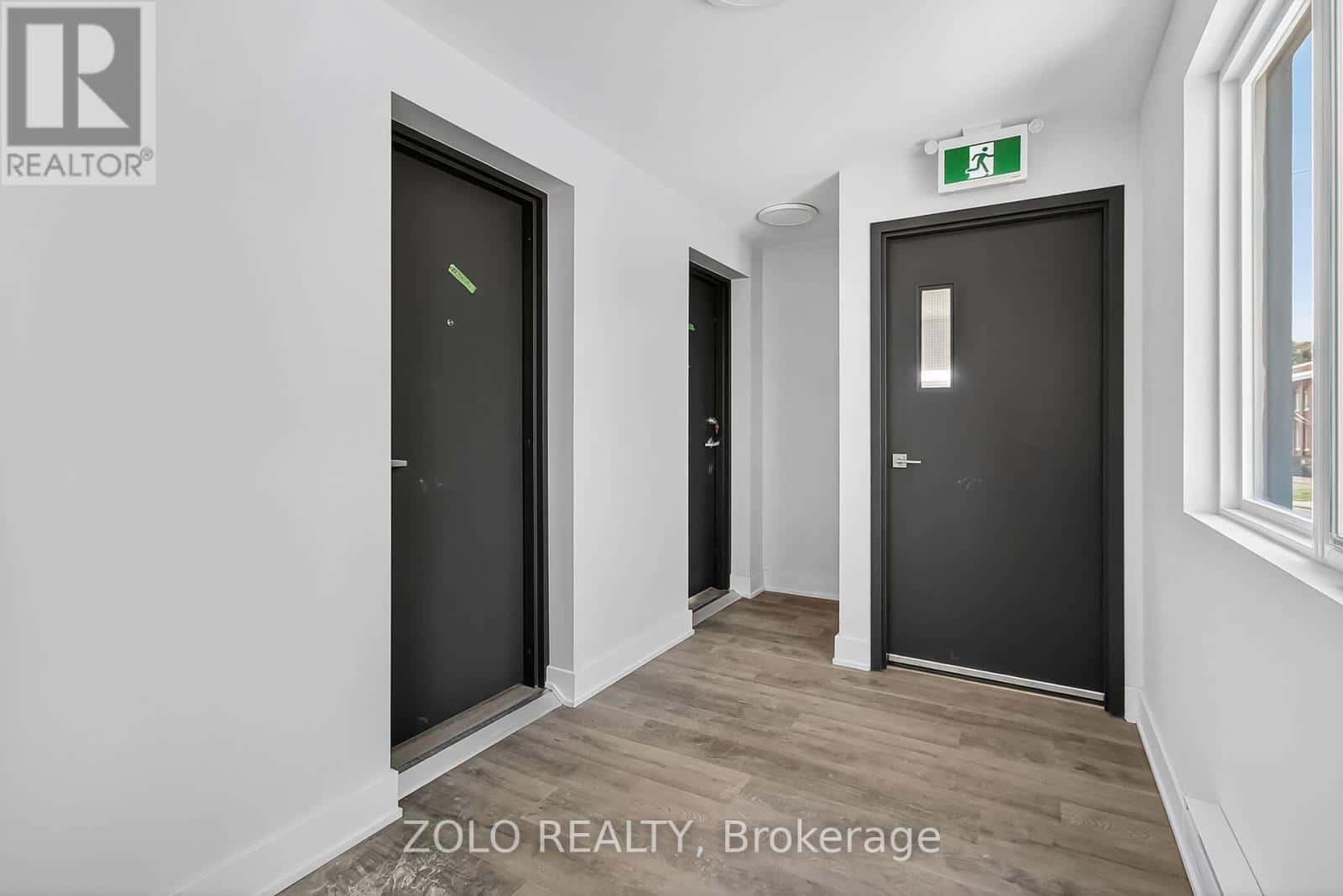 UNIT # 8 - 206 WELLINGTON STREET — Chatham-Kent (Wallaceburg), Ontario - Photo 4 of 10