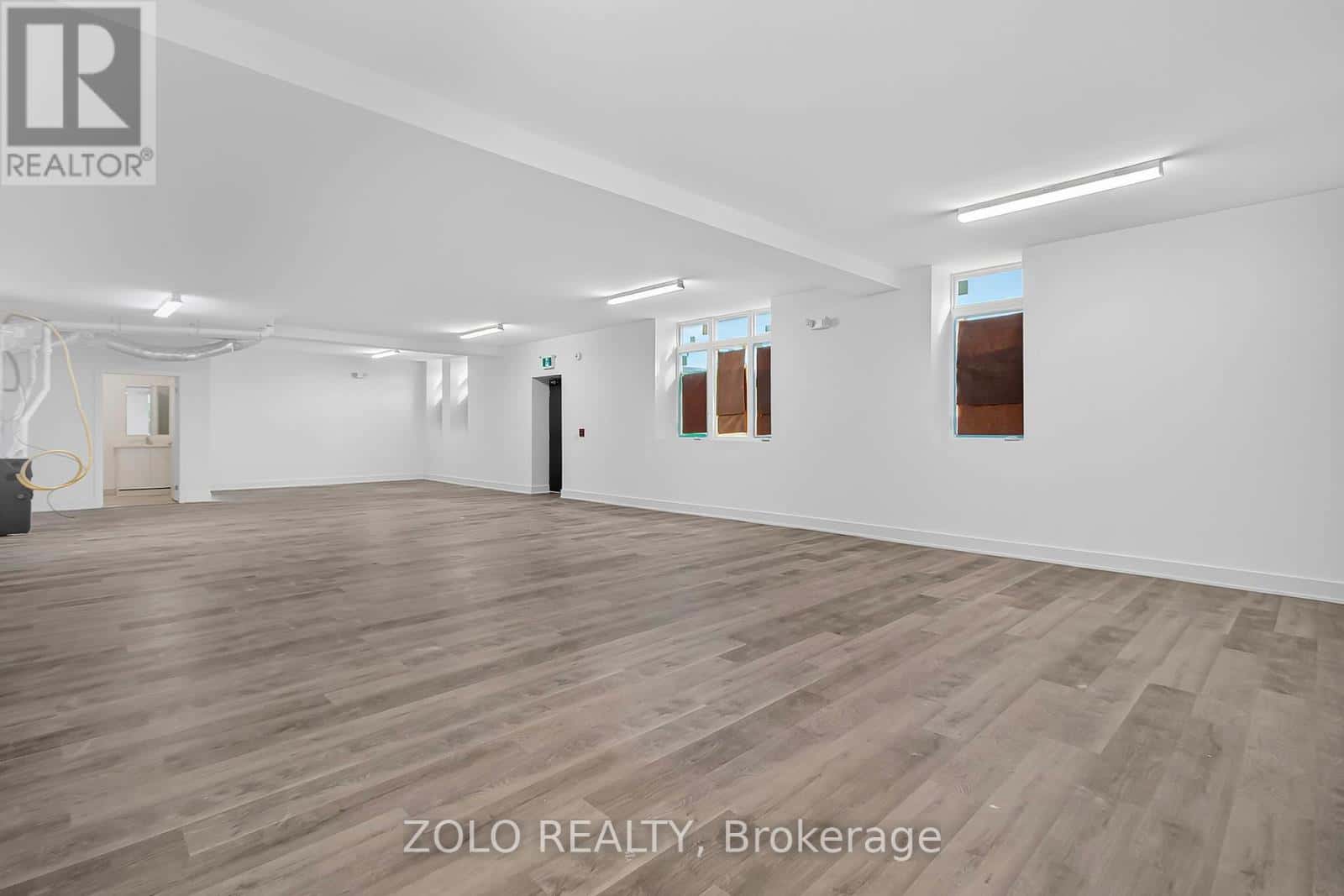 206 WELLINGTON STREET — Chatham-Kent (Wallaceburg), Ontario - Photo 3 of 10