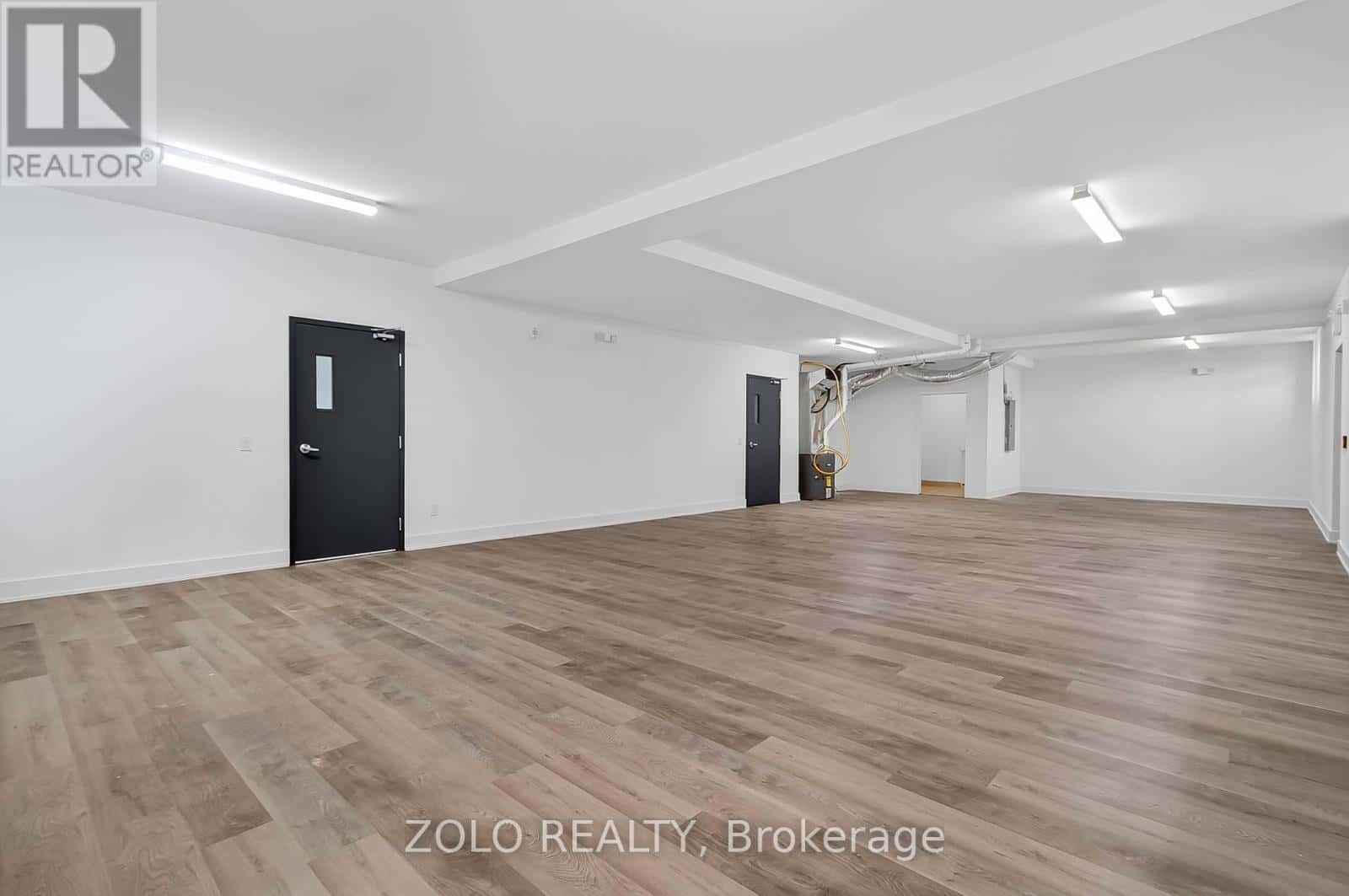 206 WELLINGTON STREET — Chatham-Kent (Wallaceburg), Ontario - Photo 4 of 10