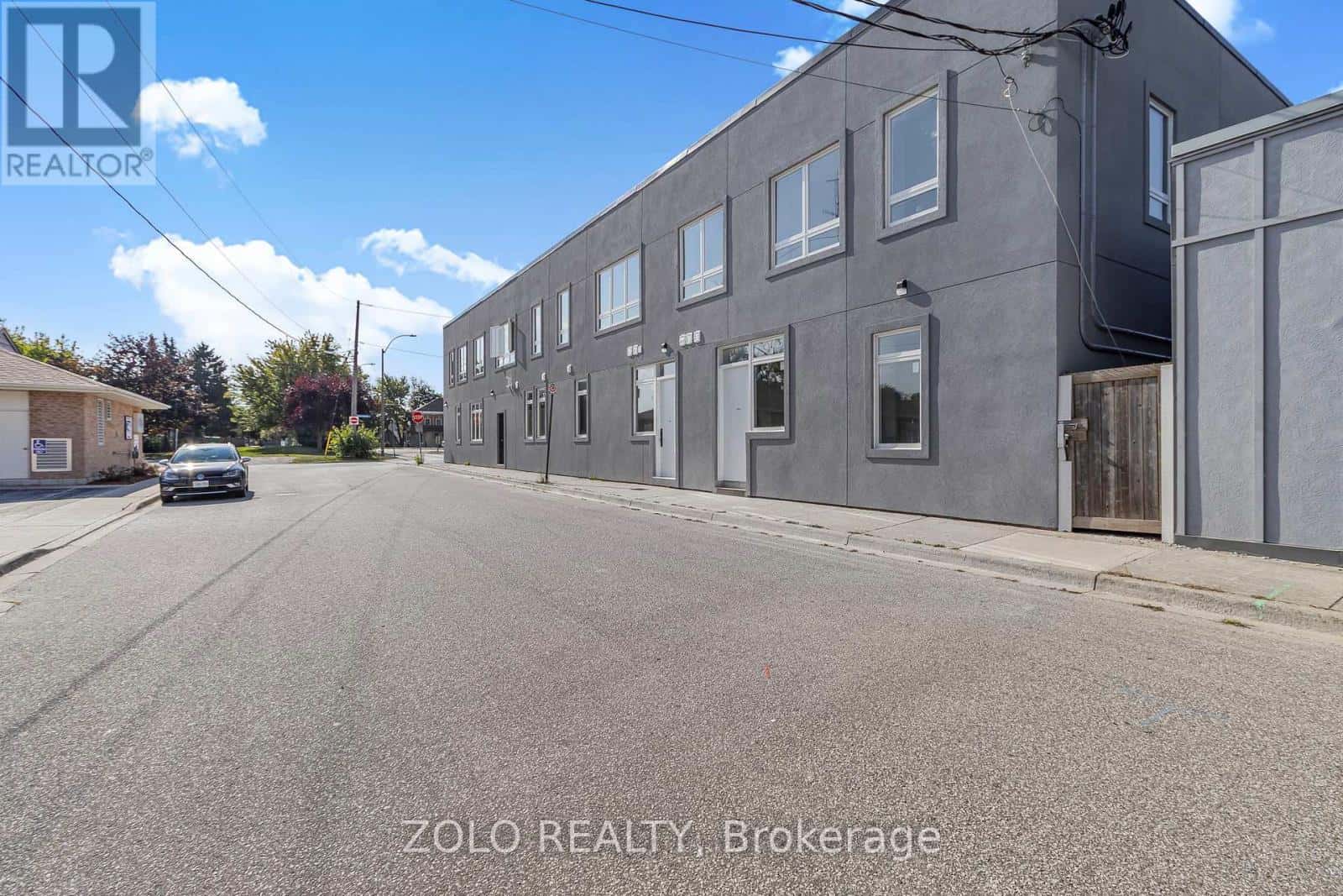 UNIT # 1 - 206 WELLINGTON STREET — Chatham-Kent (Wallaceburg), Ontario - Photo 2 of 14