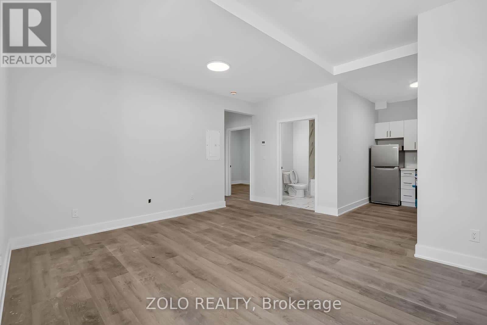 UNIT # 1 - 206 WELLINGTON STREET — Chatham-Kent (Wallaceburg), Ontario - Photo 5 of 14