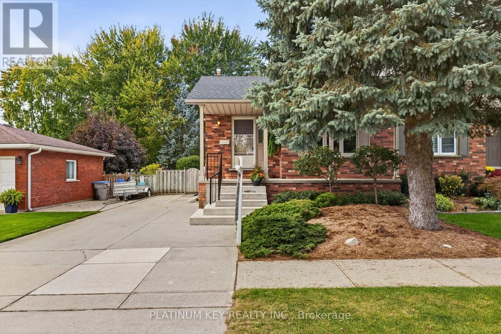 334 MCKELLAR STREET — Strathroy-Caradoc (SW), Ontario - Main photo