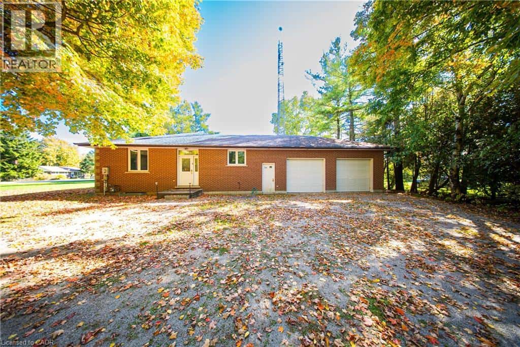 8334 GUELPH Line — Campbellville, Ontario - Photo 2 of 24