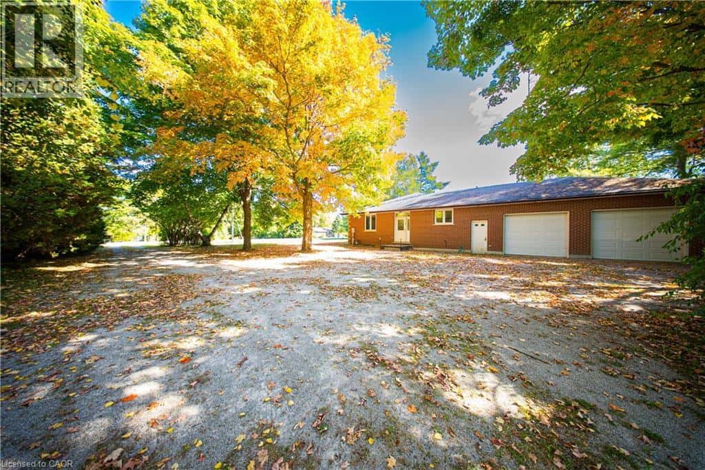 8334 GUELPH Line — Campbellville, Ontario - Photo 4 of 24