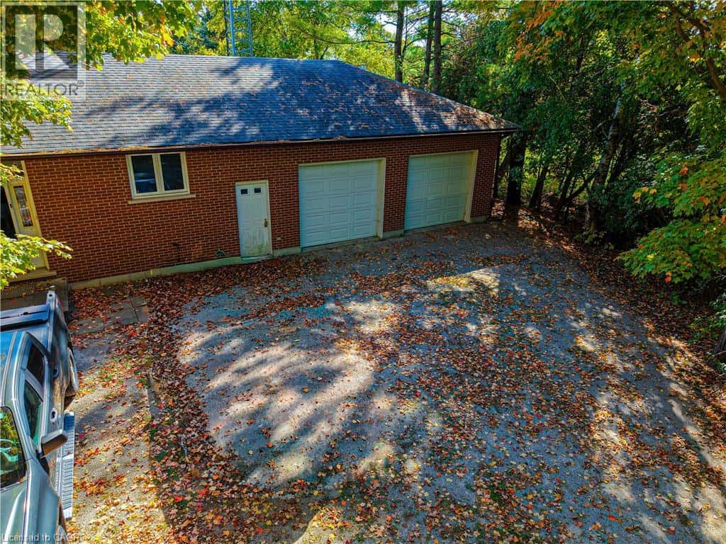 8334 GUELPH Line — Campbellville, Ontario - Photo 5 of 24