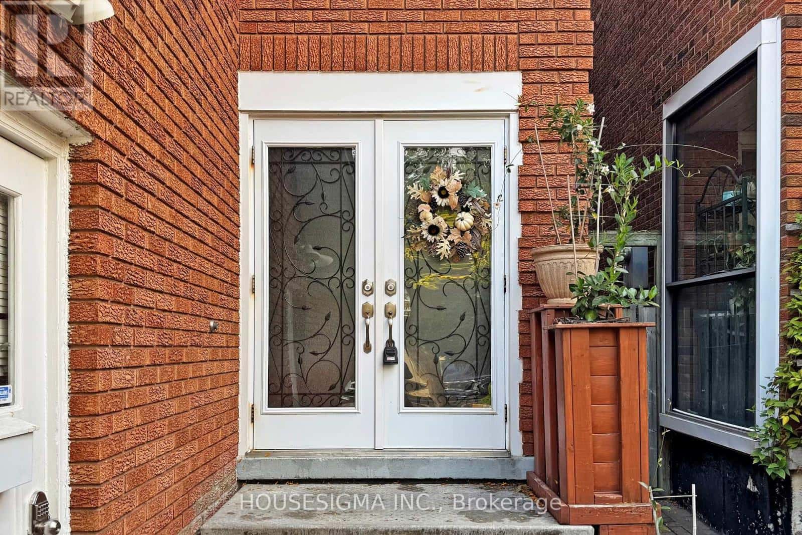 54 OAKMOUNT CRESCENT — Vaughan (Glen Shields), Ontario - Photo 2 of 38