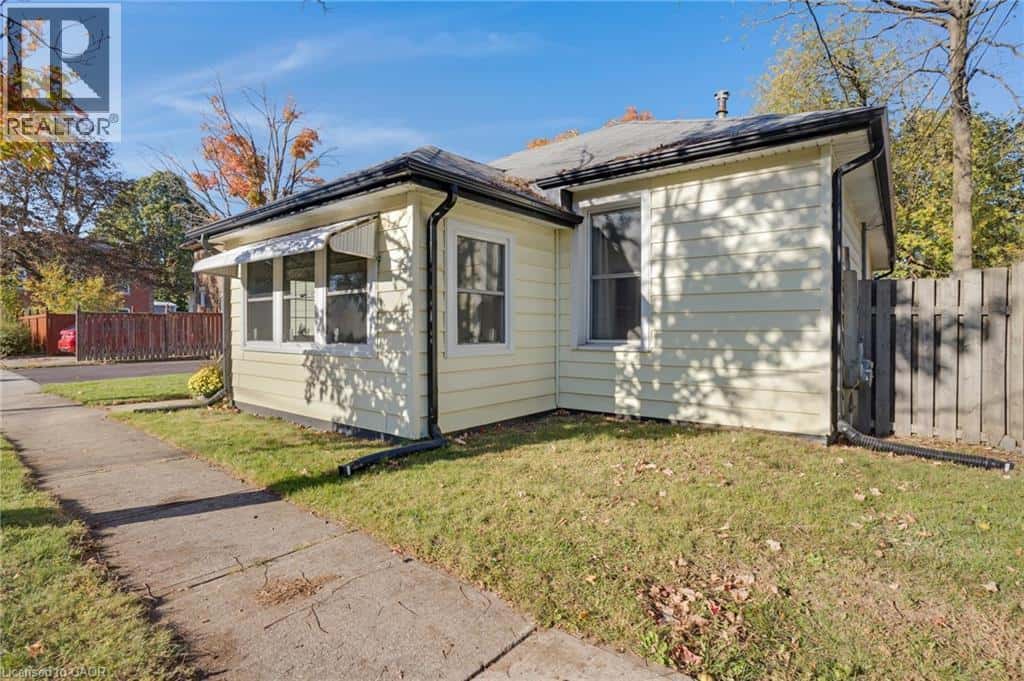 7 FREDERICK Street S — Acton, Ontario - Photo 2 of 49