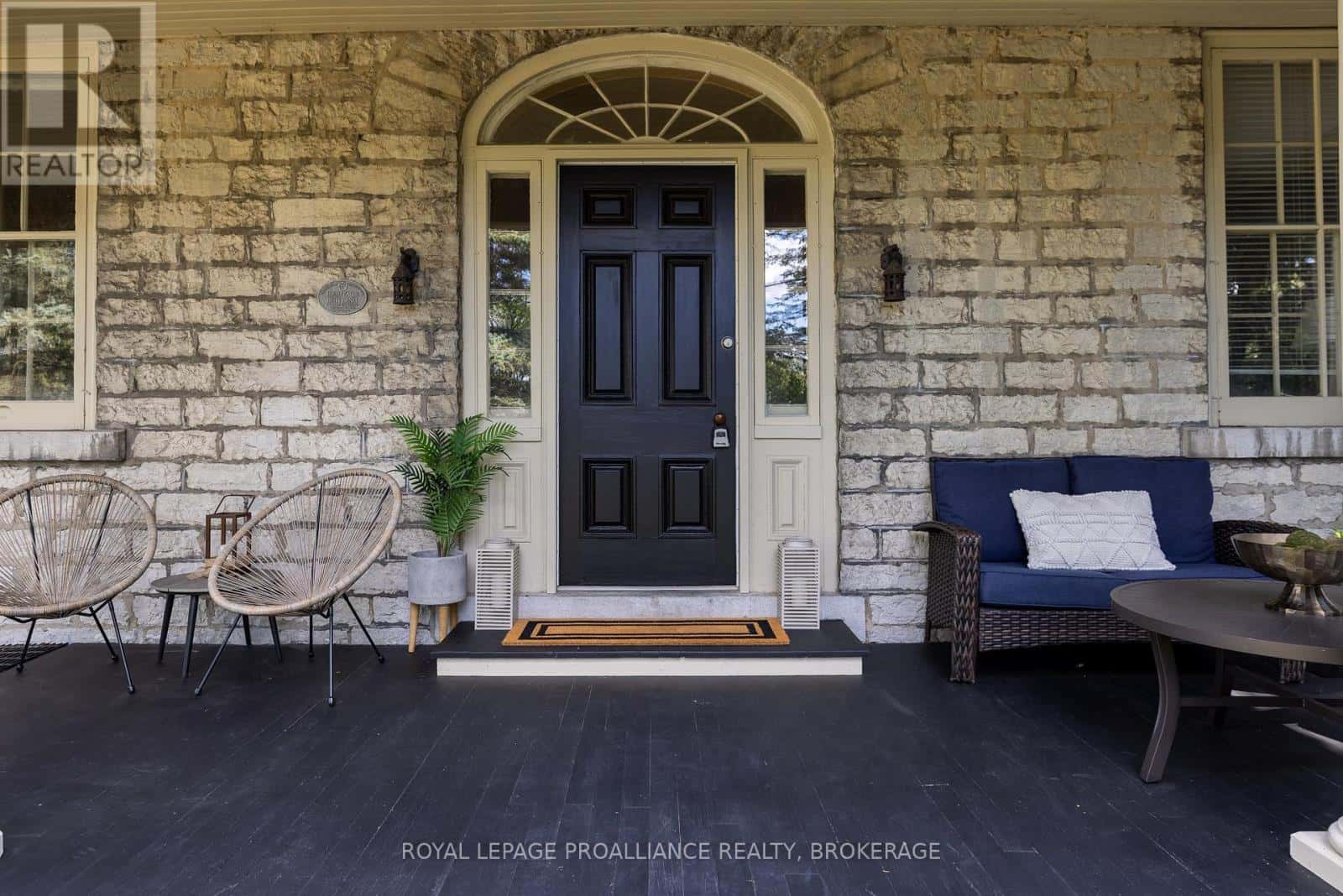 1049 HIGHWAY 2 E — Kingston (Kingston East (Incl CFB Kingston)), Ontario - Photo 3 of 50