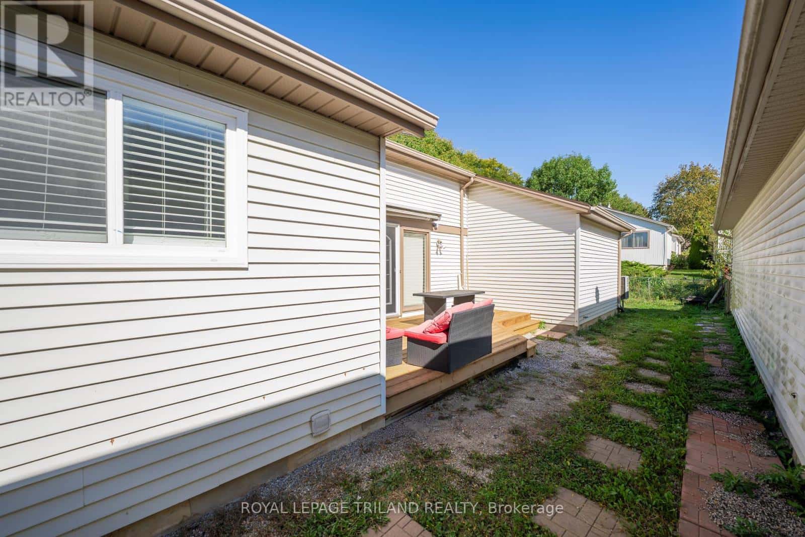 46 DALHOUSIE CRESCENT — London South (South M), Ontario - Photo 2 of 4