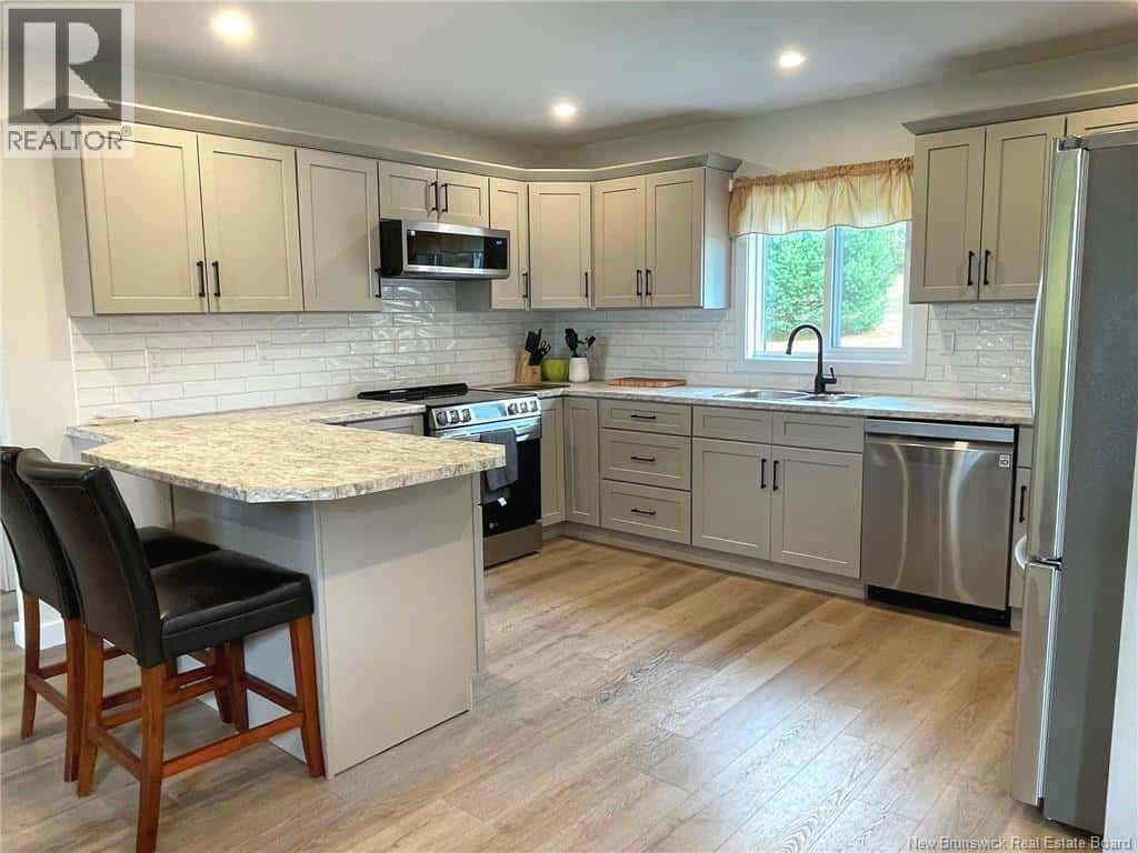 10 Campbell Lane — Cambridge-Narrows, New Brunswick - Photo 3 of 31