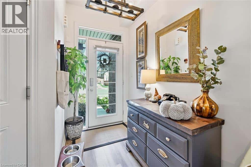 3969 CROWN STREET — Lincoln, Ontario - Photo 3 of 40