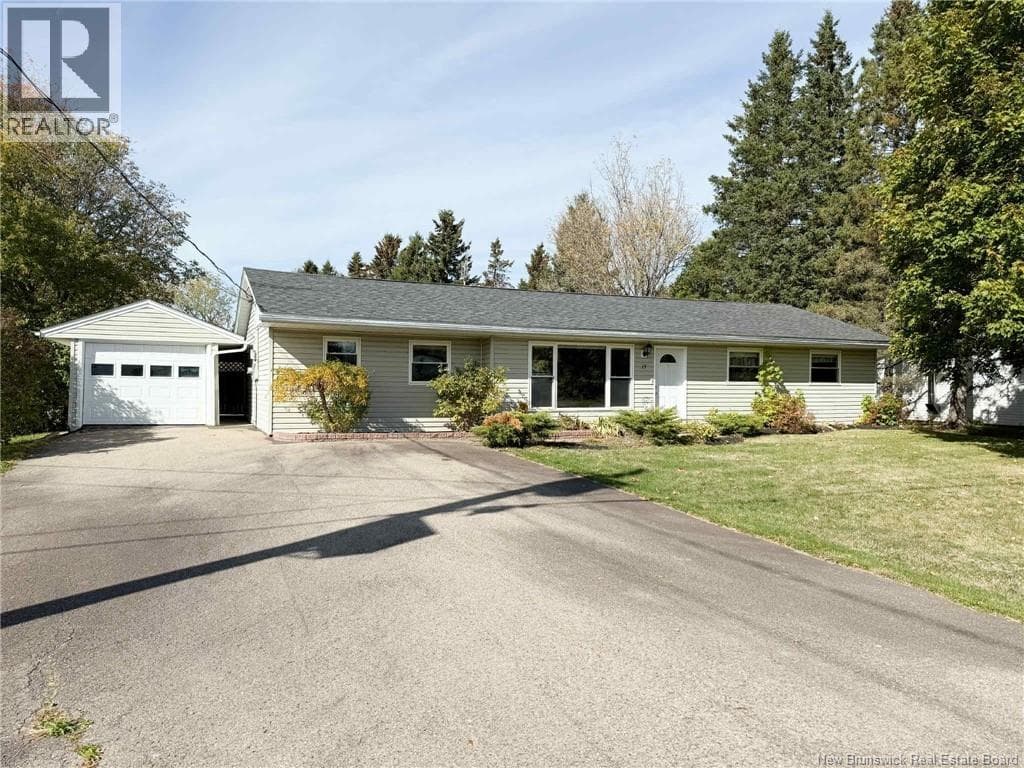 19 Creighton Drive — Sussex Corner, New Brunswick - Main photo