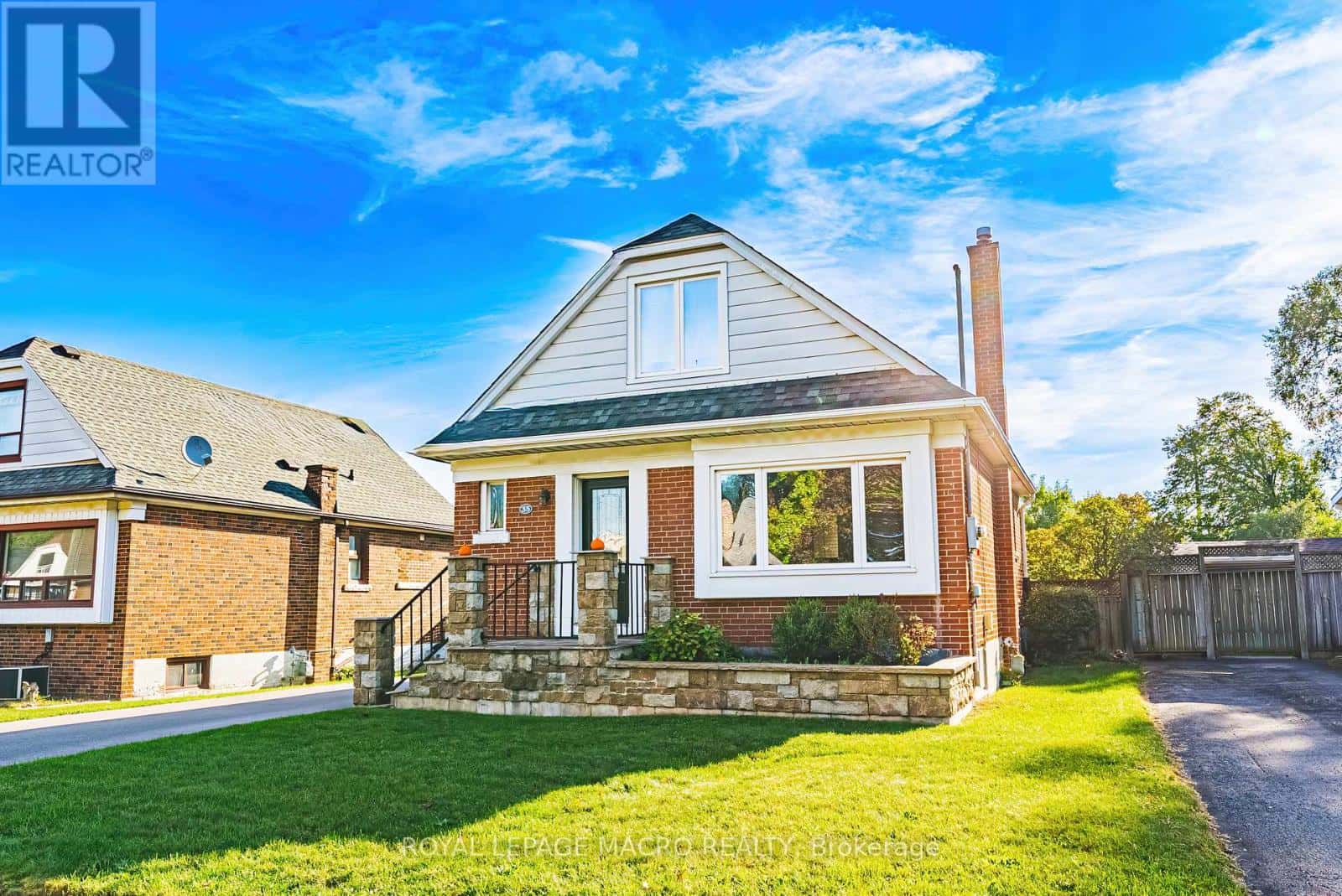 35 IPSWICH ROAD — Hamilton (Bartonville), Ontario - Photo 2 of 34