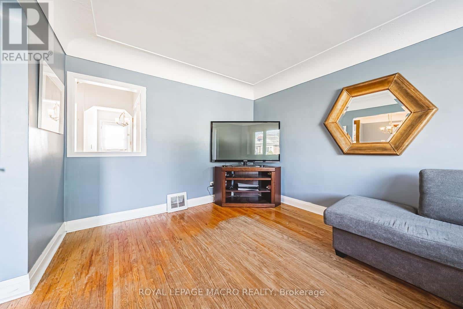 35 IPSWICH ROAD — Hamilton (Bartonville), Ontario - Photo 5 of 34