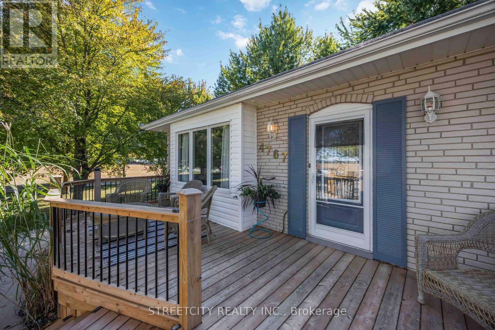 4767 ST. CLAIR PARKWAY — St. Clair, Ontario - Photo 4 of 47