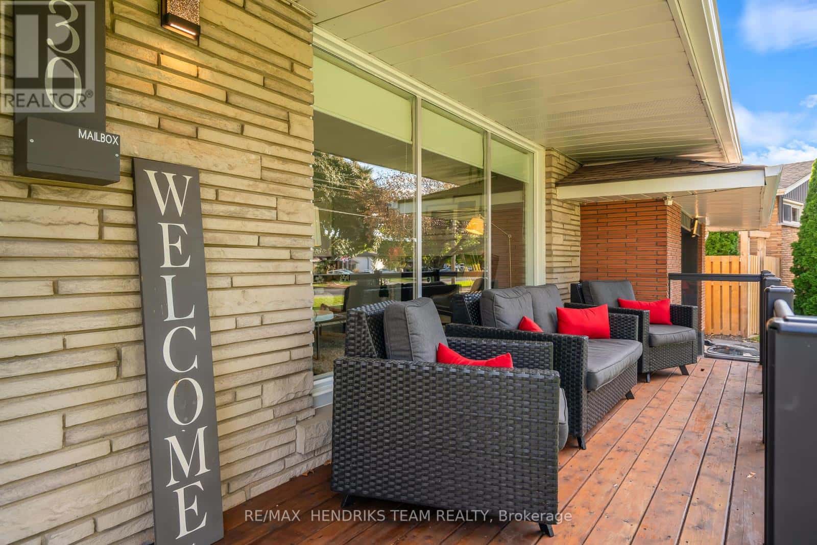 30 BESSBOROUGH DRIVE — St. Catharines (Bunting/Linwell), Ontario - Photo 4 of 35