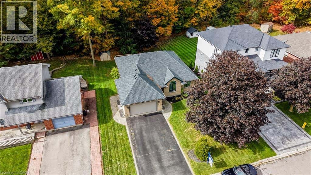 51 SPRING STREET — Norwich, Ontario - Photo 3 of 33