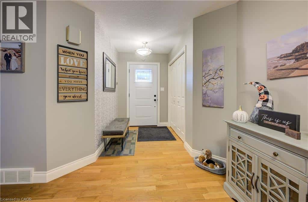 51 SPRING STREET — Norwich, Ontario - Photo 5 of 33