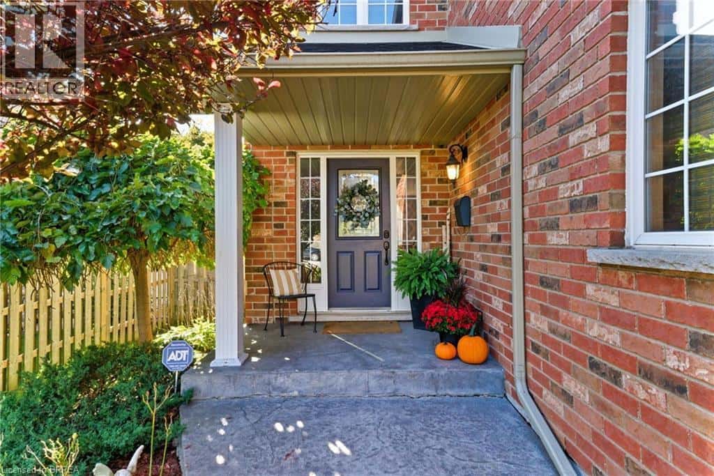 61 HARMER Crescent — Drumbo, Ontario - Photo 3 of 44