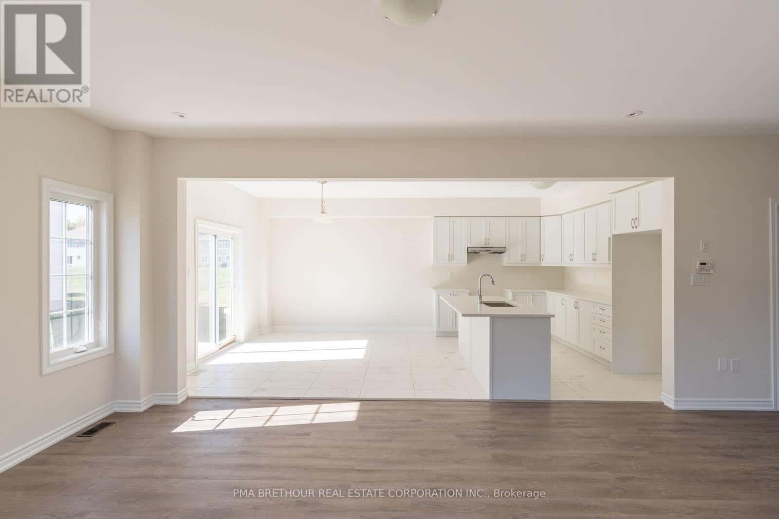 460 BEECHWOOD FOREST LANE — Gravenhurst (Wood (Gravenhurst)), Ontario - Photo 3 of 15