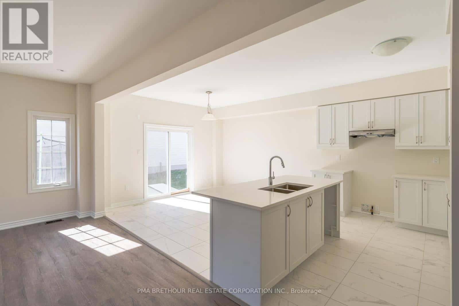 460 BEECHWOOD FOREST LANE — Gravenhurst (Wood (Gravenhurst)), Ontario - Photo 4 of 15