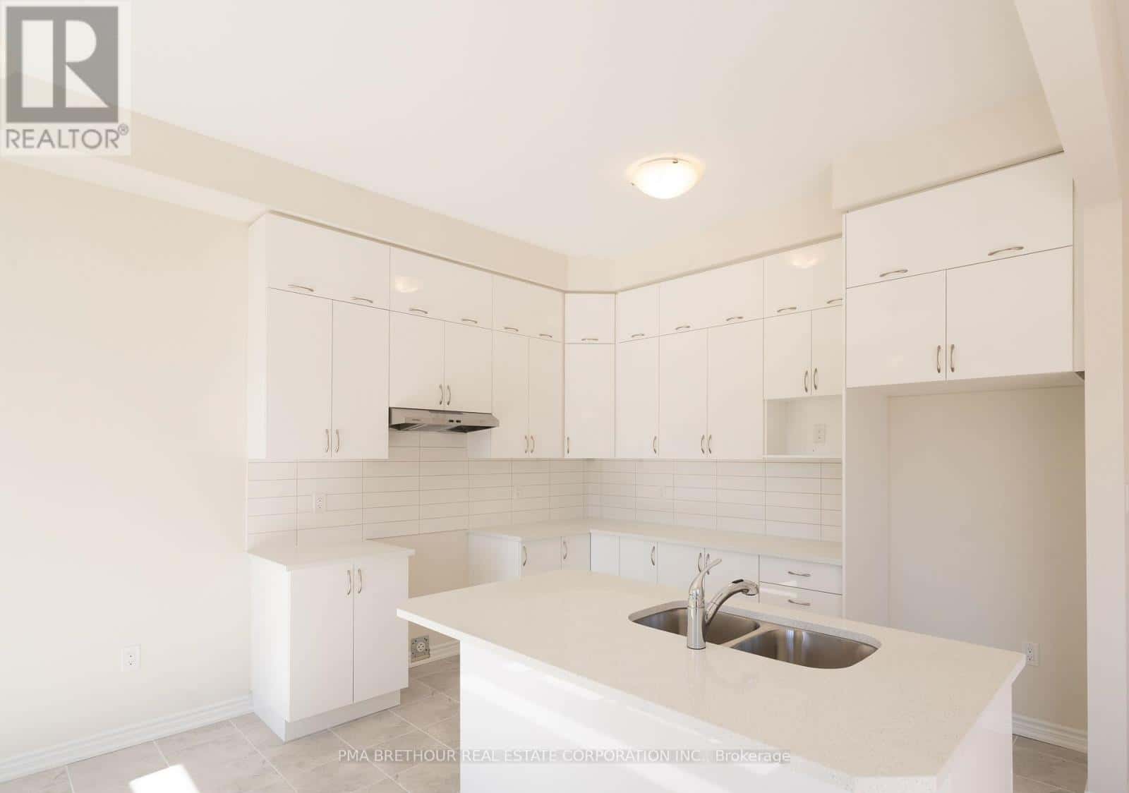 400 BEECHWOOD FOREST LANE — Gravenhurst (Wood (Gravenhurst)), Ontario - Photo 3 of 19