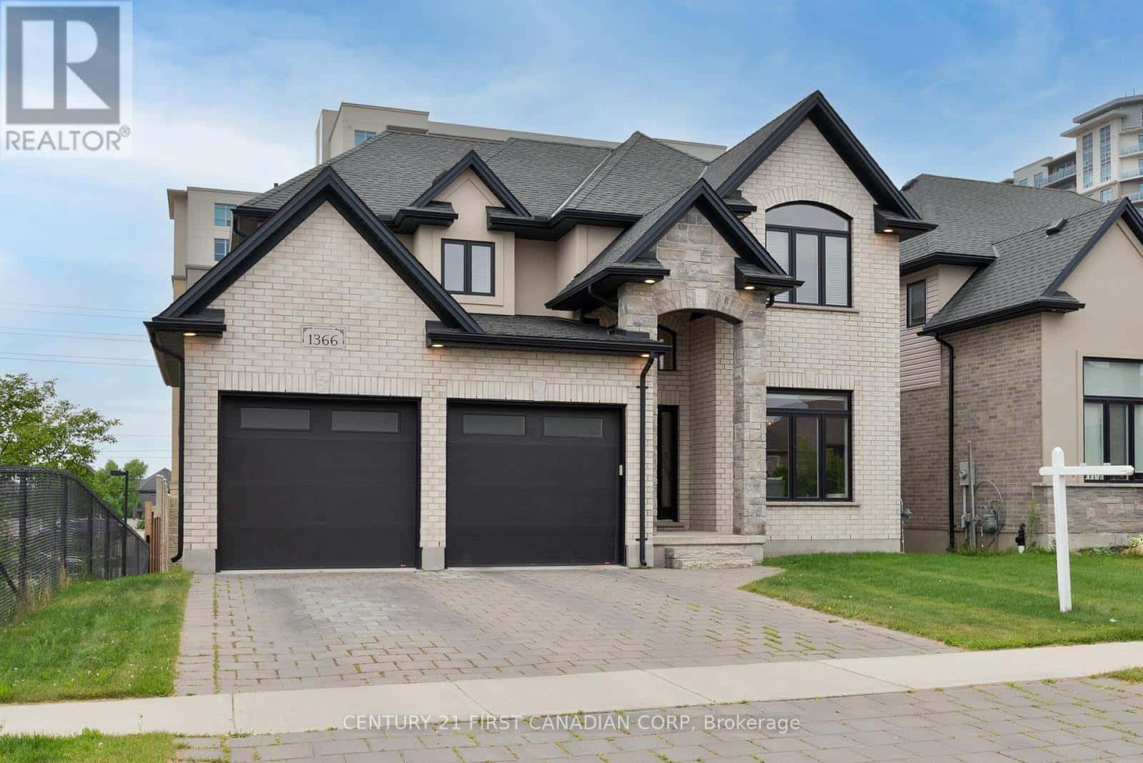 1366 THORNLEY STREET — London South (South L), Ontario - Photo 2 of 45