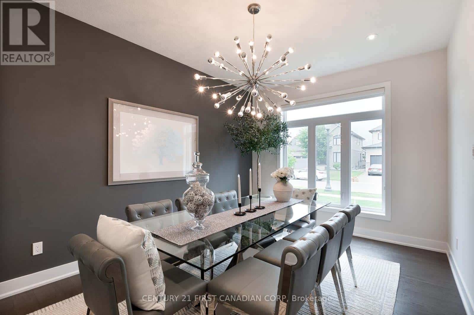 1366 THORNLEY STREET — London South (South L), Ontario - Photo 4 of 45