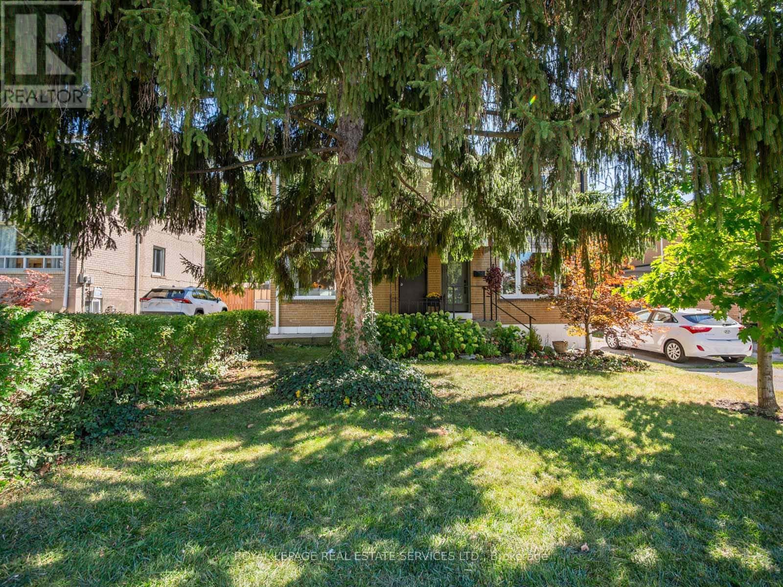 61 SKYLARK ROAD — Toronto (Lambton Baby Point), Ontario - Photo 3 of 47