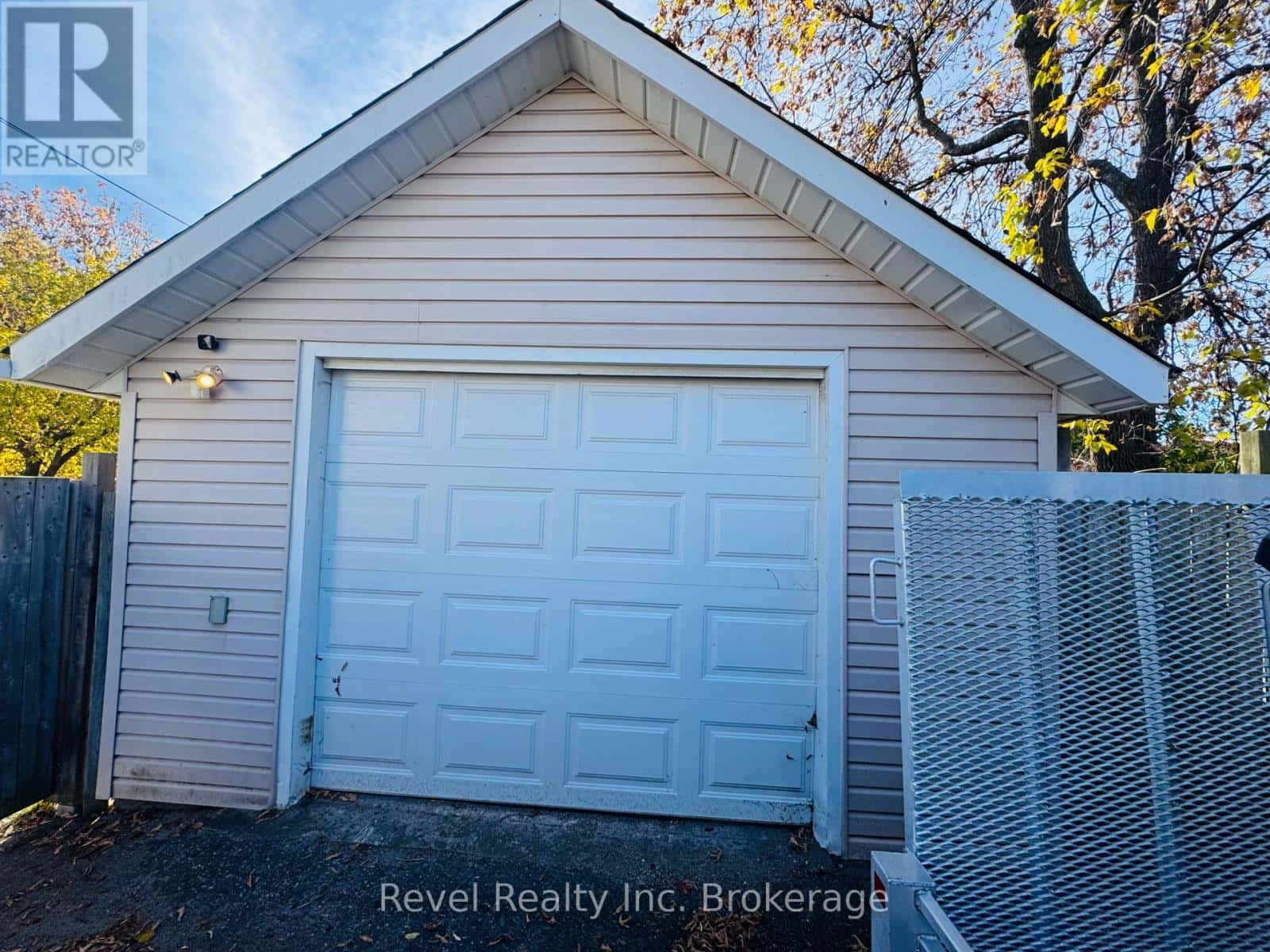 2131 PEARSON STREET — North Bay (Widdifield), Ontario - Photo 4 of 41