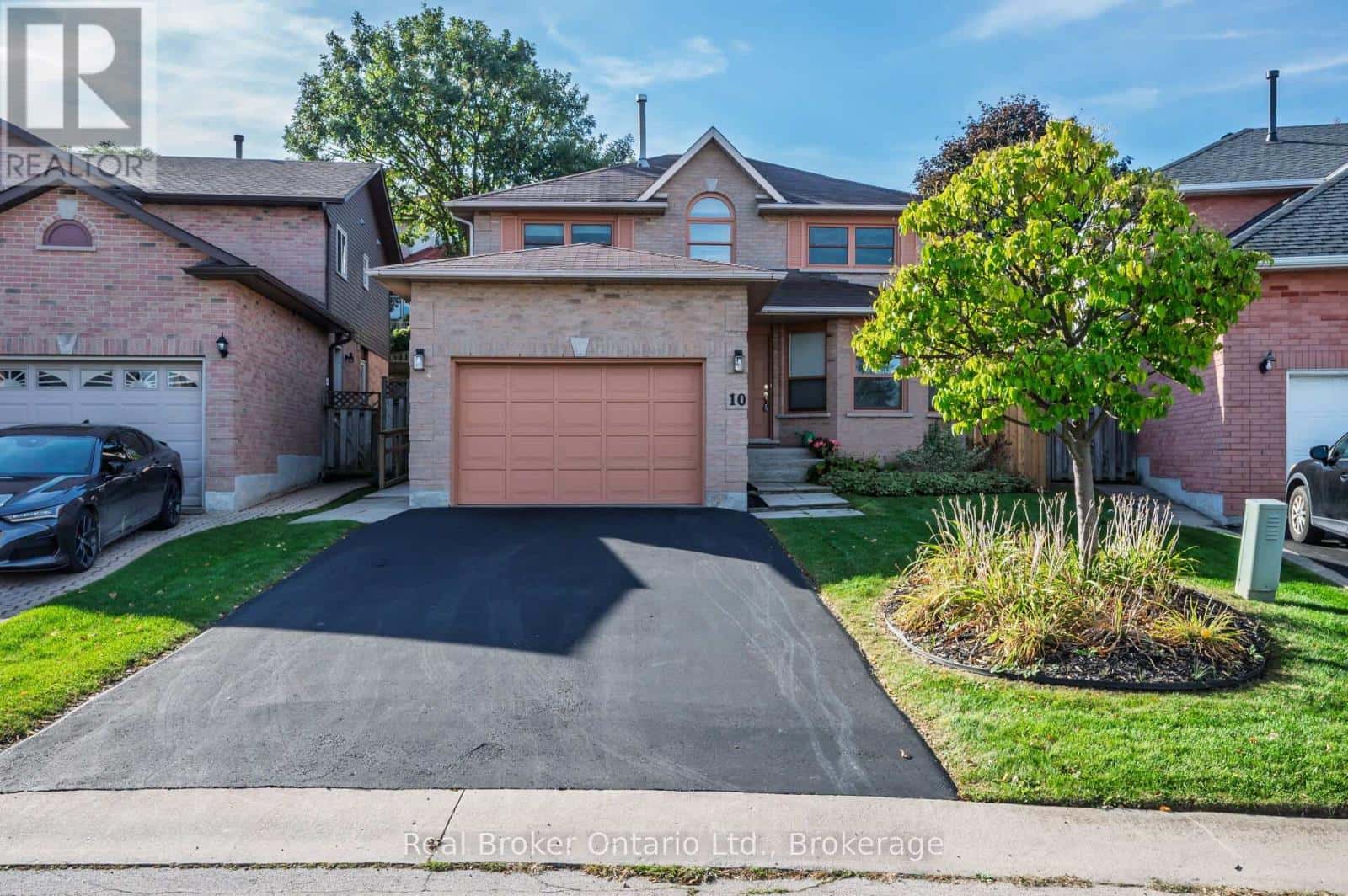 10 AVONBRIDGE COURT — Hamilton (Randall), Ontario - Photo 2 of 39