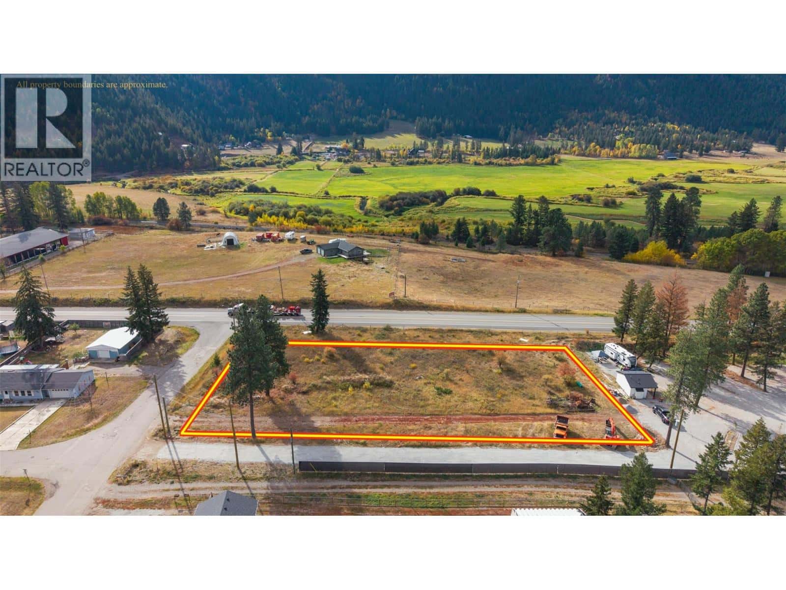 2946 Westridge Drive — Falkland, British Columbia - Photo 2 of 27