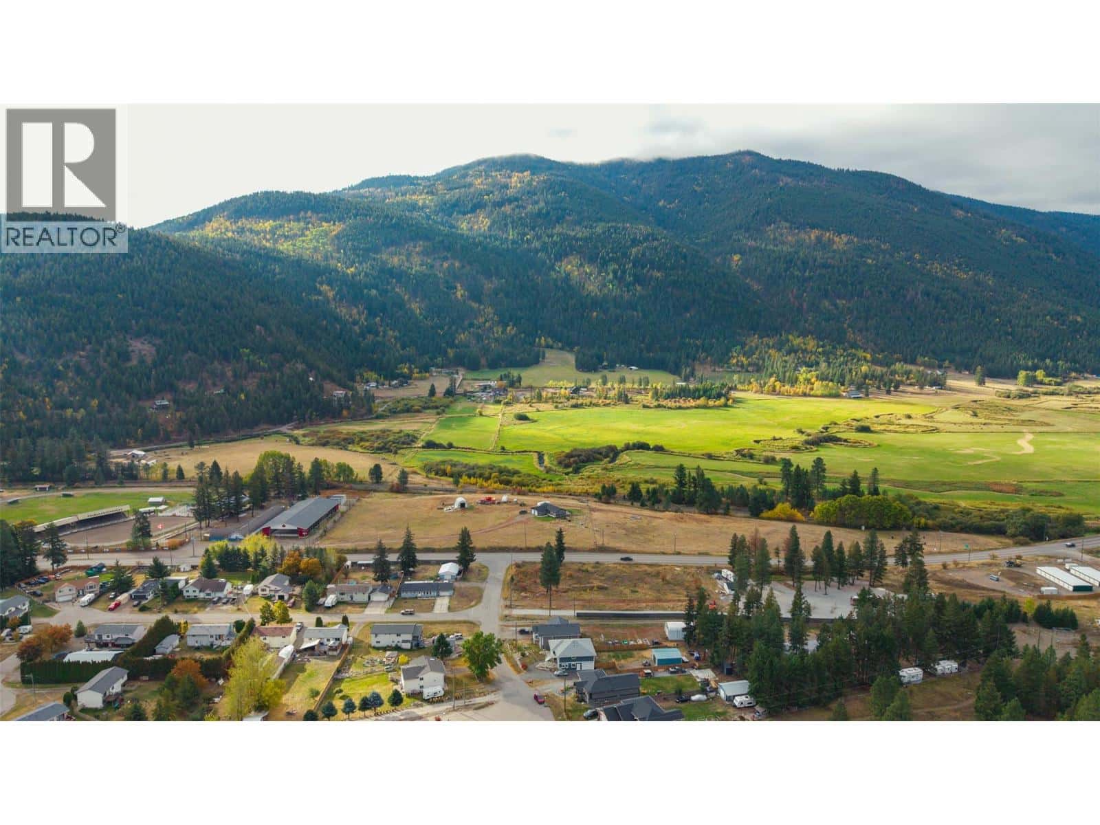 2946 Westridge Drive — Falkland, British Columbia - Photo 4 of 27