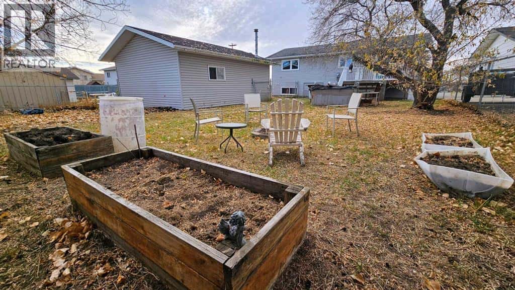 9813 91 Street — Sexsmith, Alberta - Photo 2 of 18